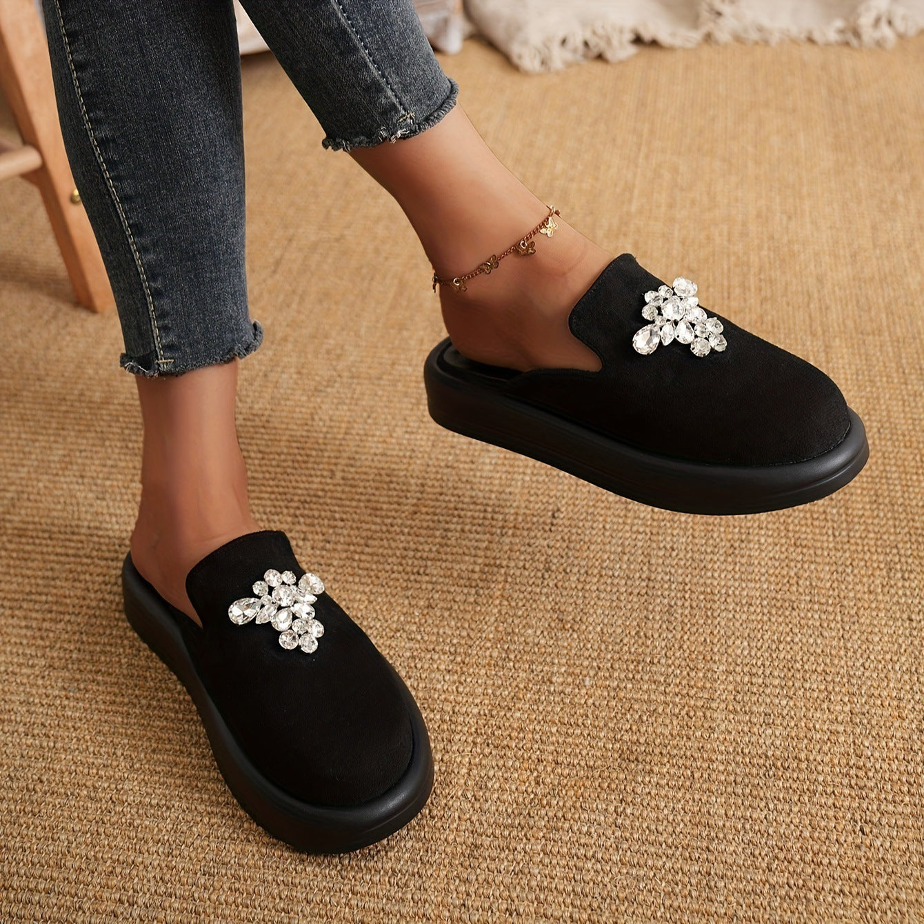 Round Toe Thick-soled Slippers With Rhinestones Fashion Closed-toe Slides Indoor Outdoor Non-slip Slipper For Women