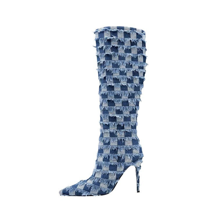 Botas de mujer de tela vaquera azul con cuadros escoceses y tablero de ajedrez